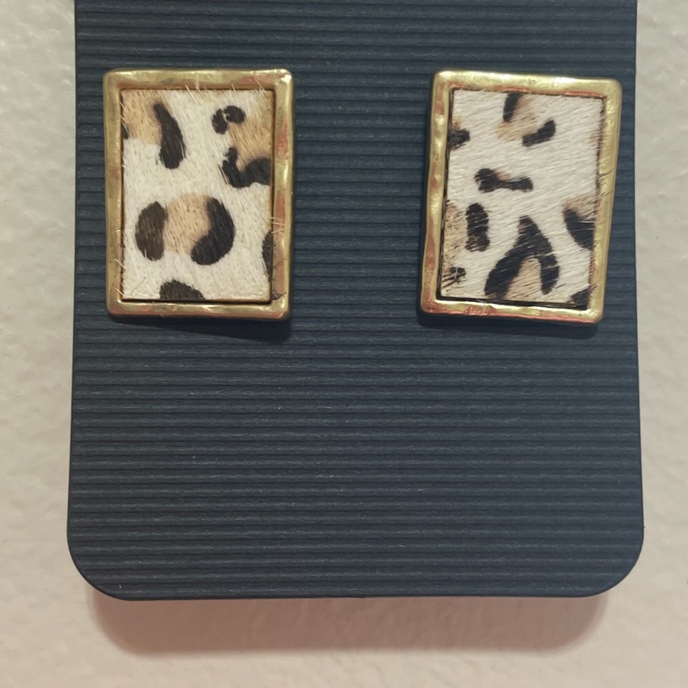 ❤️NEW ARRIVAL! Emme Leather Leopard Print Earrings